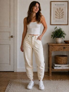 H&M Women's Boyfriend Jeans in Cream
